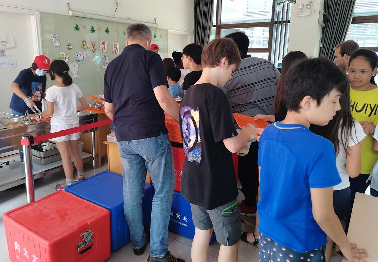 廣州法國國際學(xué)校開餐圖