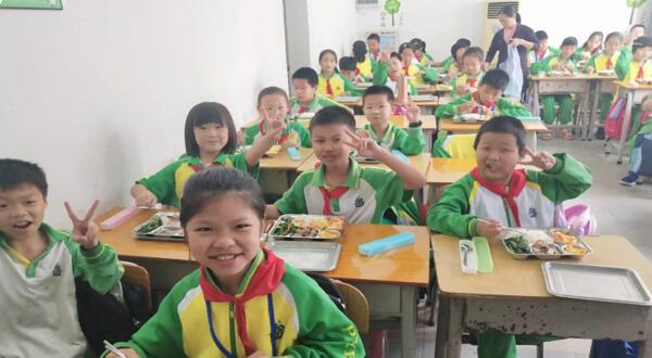 小學(xué)生營(yíng)養(yǎng)午餐配送