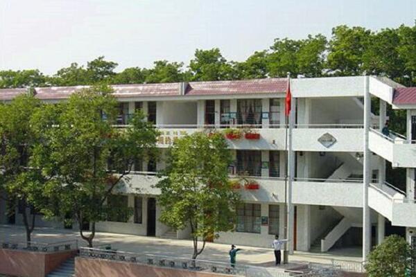 番禺傍西小學圖片